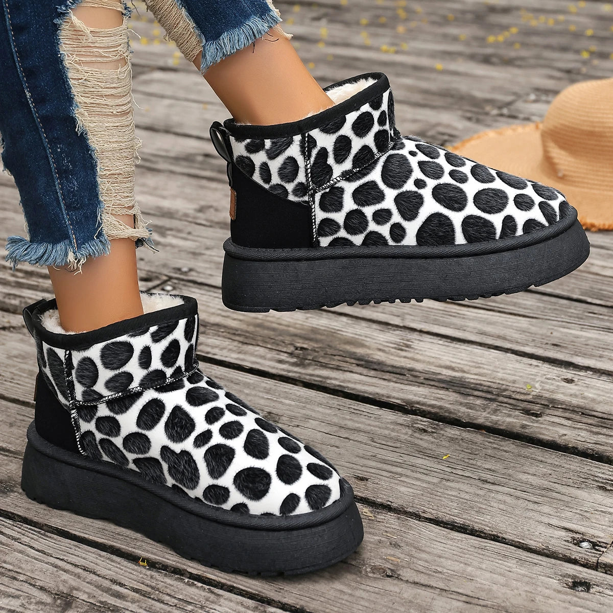 Winter Women Platform Boots New Leopard fashion High Quality Shoes for Women Slip-on Thickened Fluff Snow Round Toe Boots Women