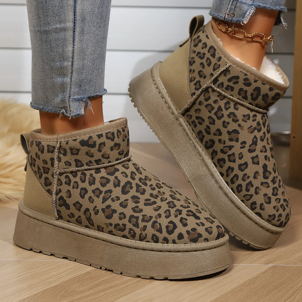 Women Leopard Print Boots2024 Winter Comfortable Warm Women Snow Boots Outdoor Non-slip Wear-resistant Fashion Plush Short Boots